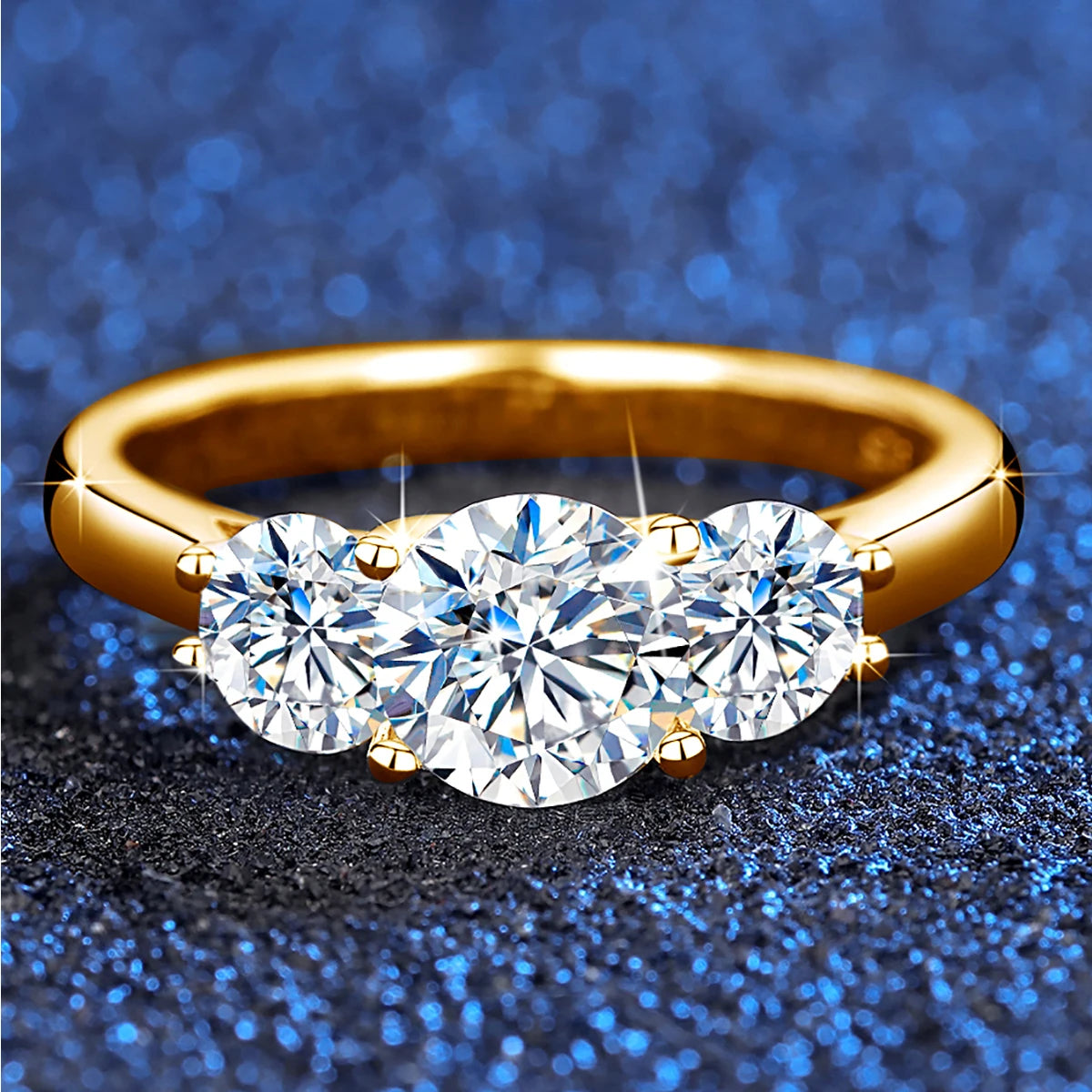 DiamondLuxe Moissanite Band